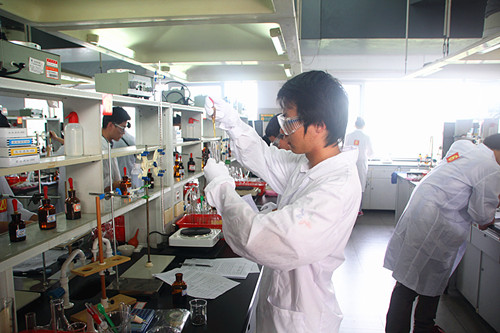 第二届广东省大学生化学实验竞赛 谢宇翔摄.JPG