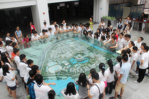 香港青少年学生交流团来访我校.jpg