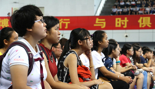 与会的学生.jpg